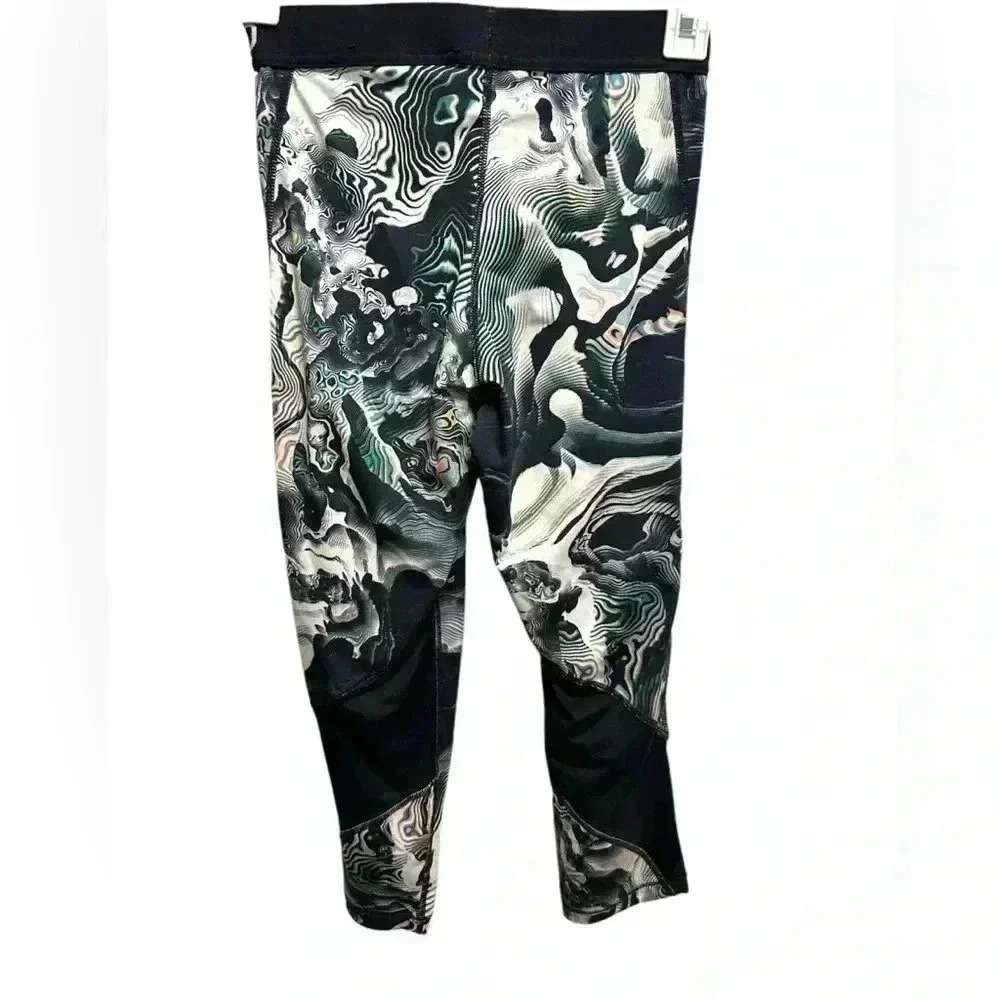 NIKE PRO DRI FIT WHITE BLACK MULTICOLORED CAPRI LEGGINGS - Picture 2 of 3